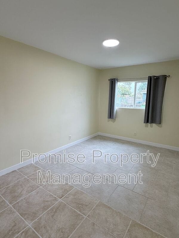 Building Photo - 1601 Walton St