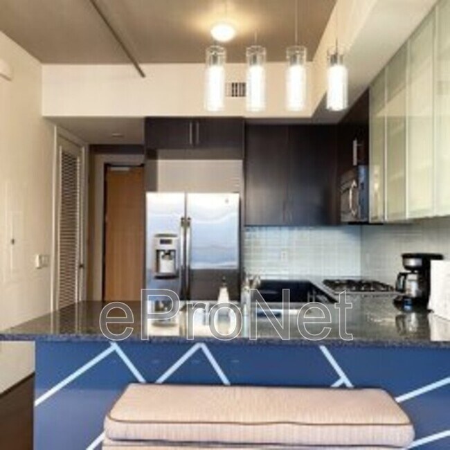 Building Photo - 353 E Bonneville Ave