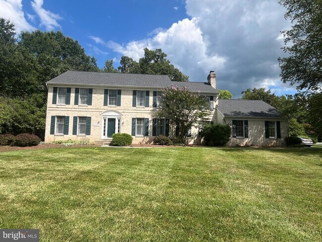 Building Photo - 7707 Lake Glen Dr