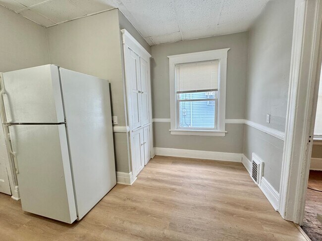 Building Photo - 278-280 Cedarwood Terrace