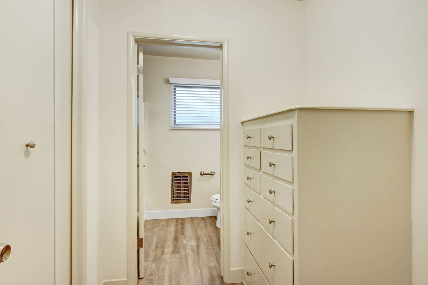 Building Photo - 937 6th St