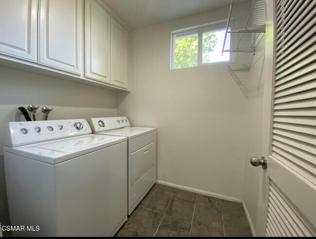 Building Photo - 129 Via Aldea