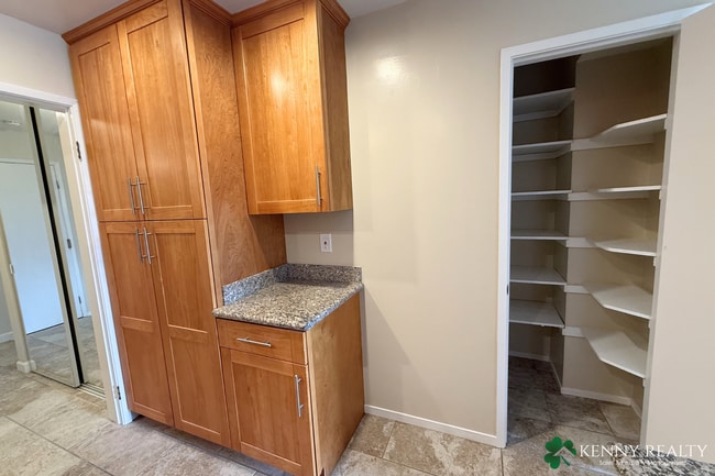 Building Photo - Remodeled 2BR/2.5BA Duplex with 2-Car Garage in San Mateo