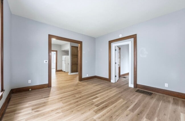 Building Photo - Move-In Ready with Bonus Storage Space!