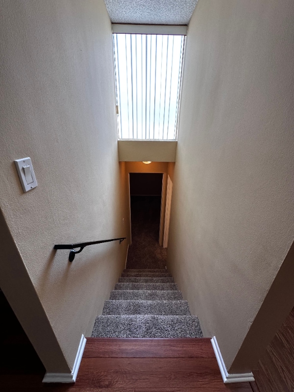 Building Photo - 1202 Mayflower Ave