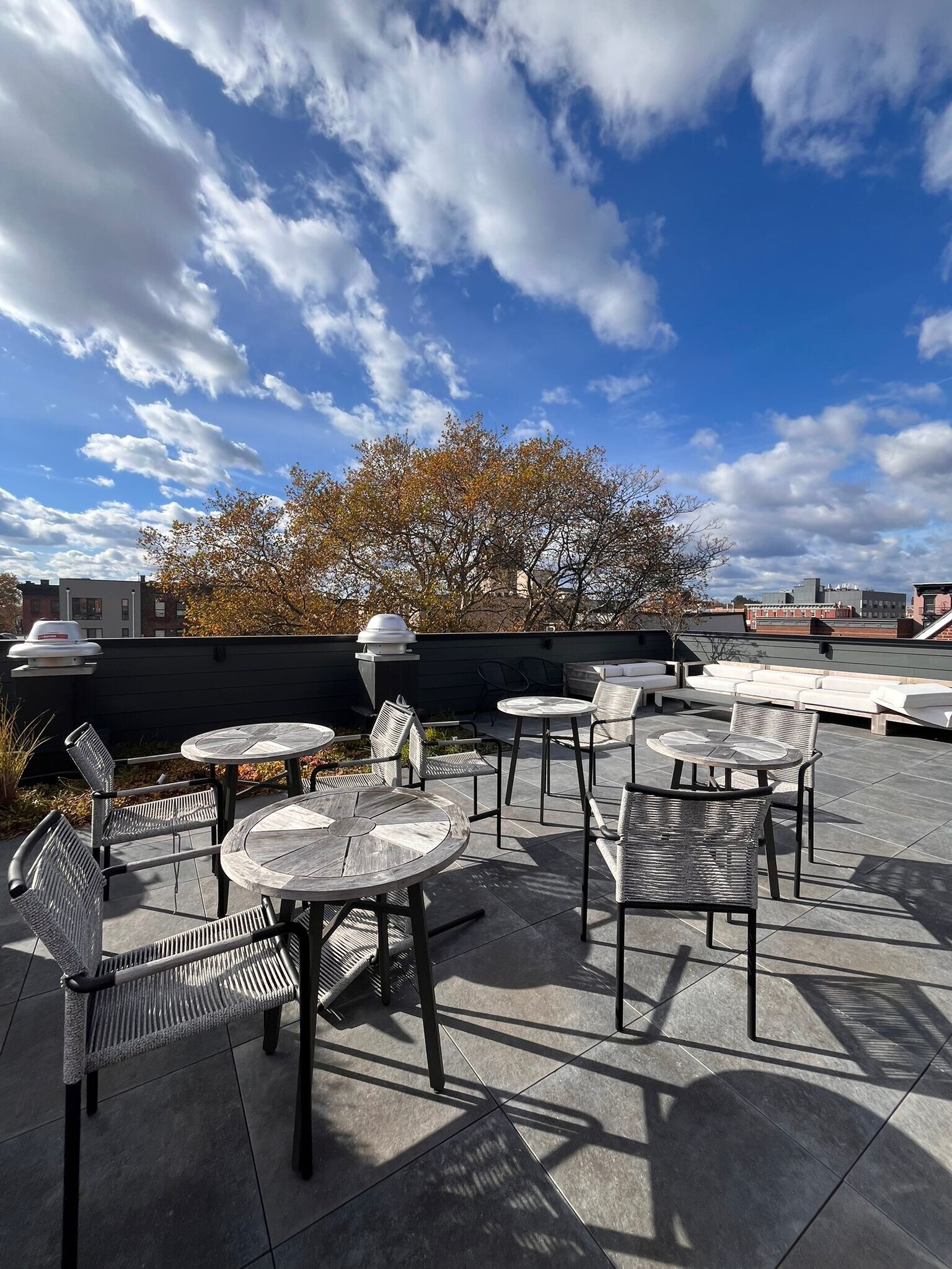 Building Photo - 329 Pacific Ave