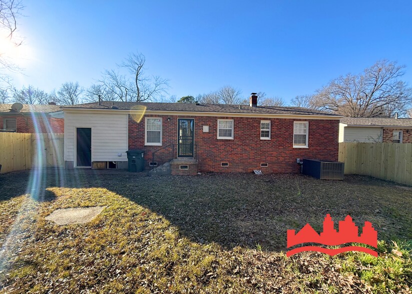 Building Photo - 3668 Debby Dr