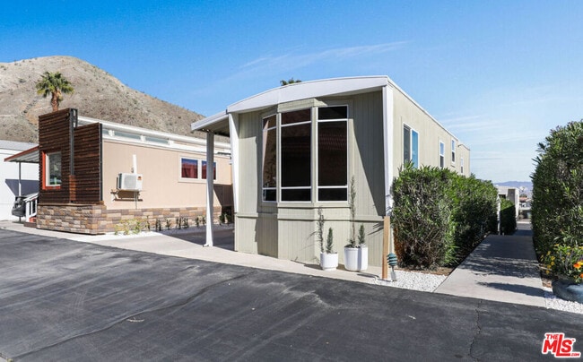 Building Photo - 69333 E Palm Canyon Dr