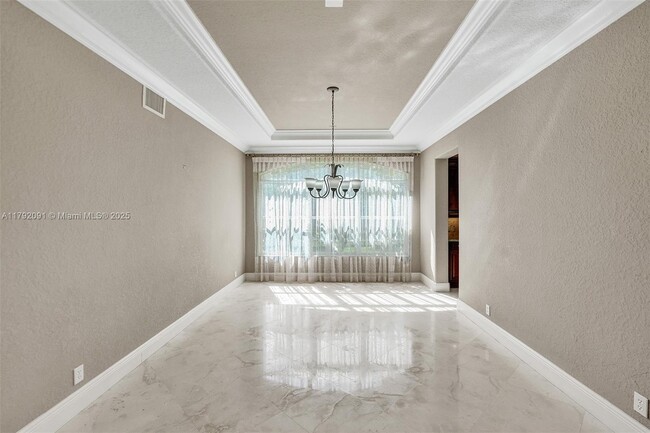 Building Photo - 7607 NW 127th Manor