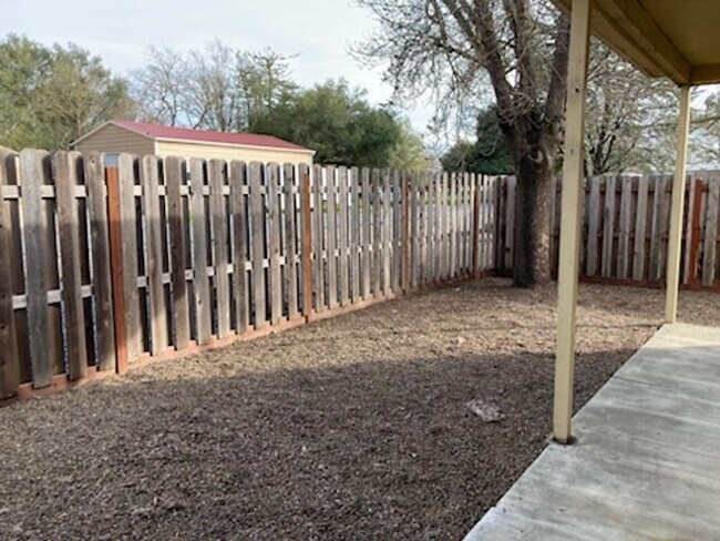 Building Photo - **Welcome Home, Available Now**