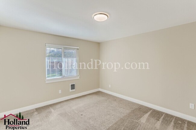 Building Photo - Beautifully 2 bedroom 1 bath single level home in Beaverton