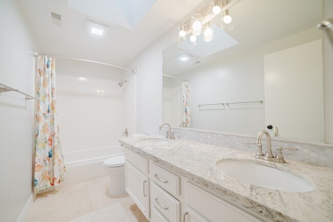 Building Photo - 1811 Autumn Pl