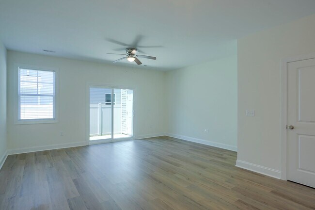 Building Photo - 315 Starfish Ln