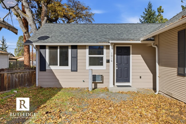 Building Photo - Cozy 2 Bedroom, 1 Bath in the Heart of Medford