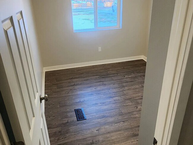 Building Photo - 8517 Co Rd