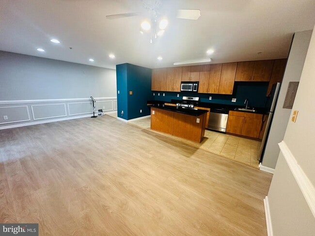 Building Photo - 1101 Primrose Ct