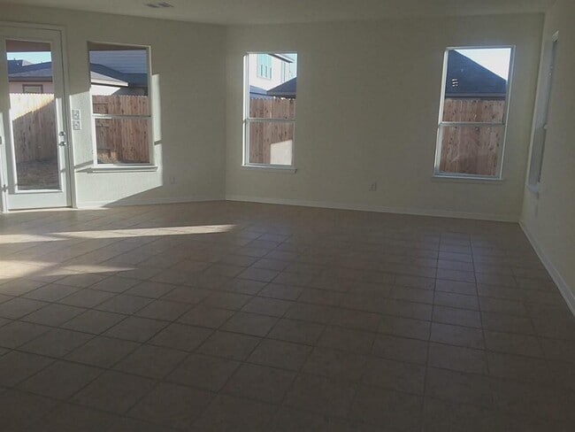Building Photo - 21015 Blackstone Villa Ln