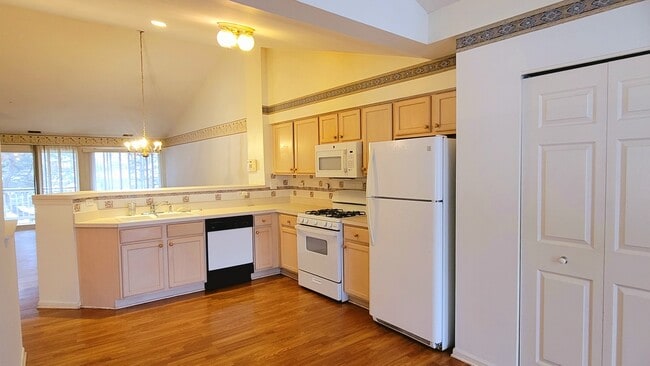 Building Photo - 2125 Fulham Dr