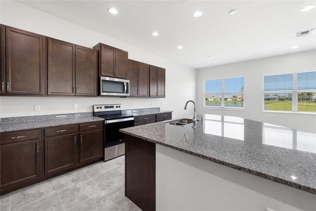 Building Photo - 15000 RedCove Pl