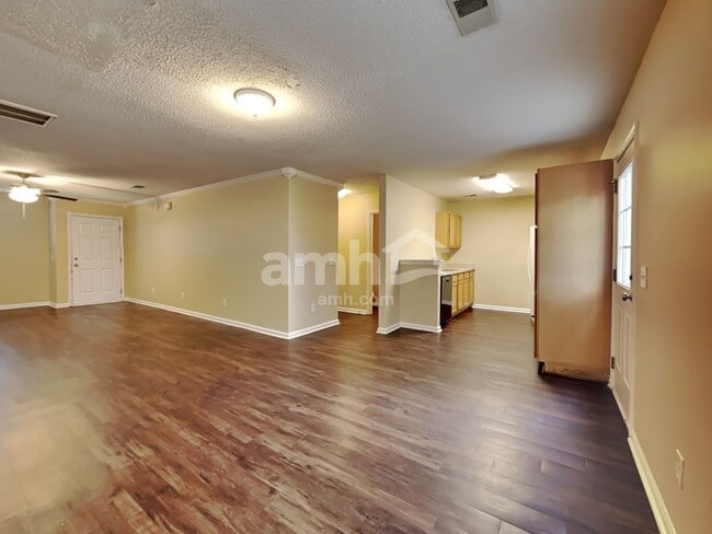 Building Photo - 96 Blue Jasmine Ln