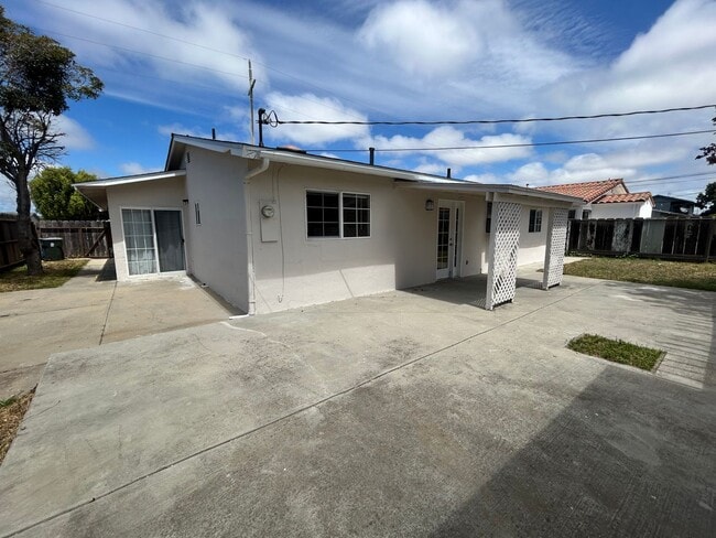 Building Photo - Spacious 3- Bedroom Home — $3,650/mo