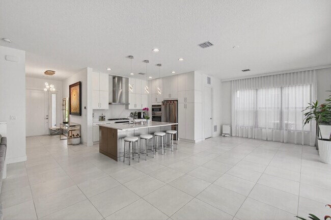 Building Photo - 17222 Blue Bayou Dr