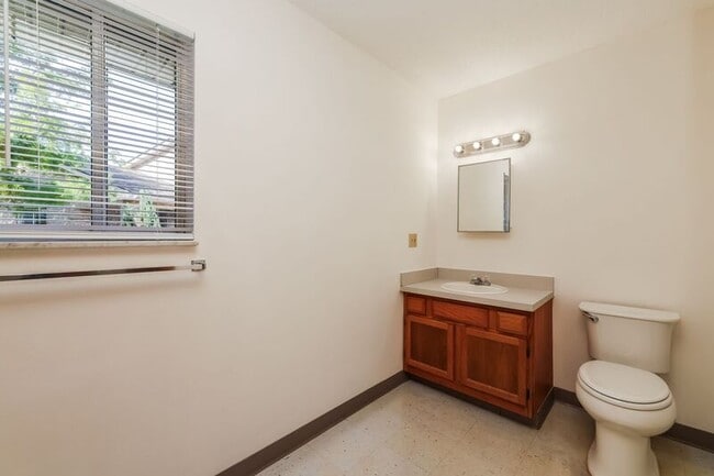 Building Photo - 339 Lewis B Moore Dr