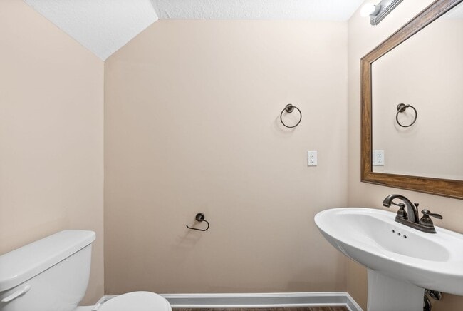 Building Photo - 390 Mcgee Ct