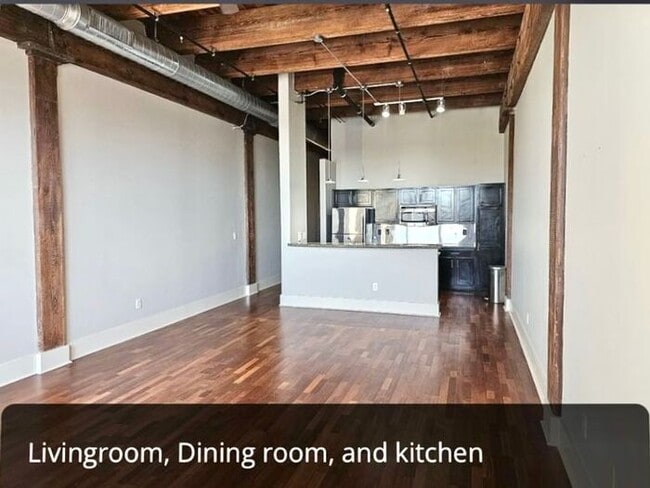 Building Photo - Modern Condo on Front St. with River views...