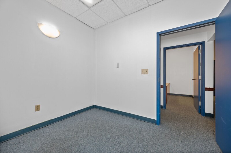 Building Photo - 4630 Pleasant Ave