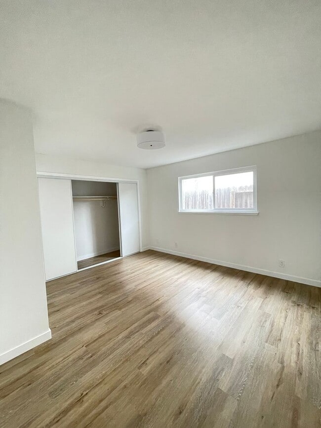 Building Photo - 121 Huntington Pl