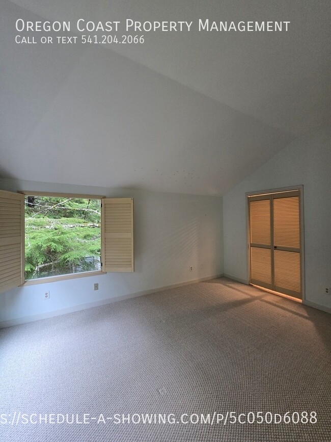 Building Photo - 600 Island Dr