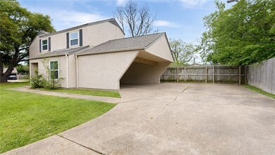 Building Photo - 1327 Airline Dr