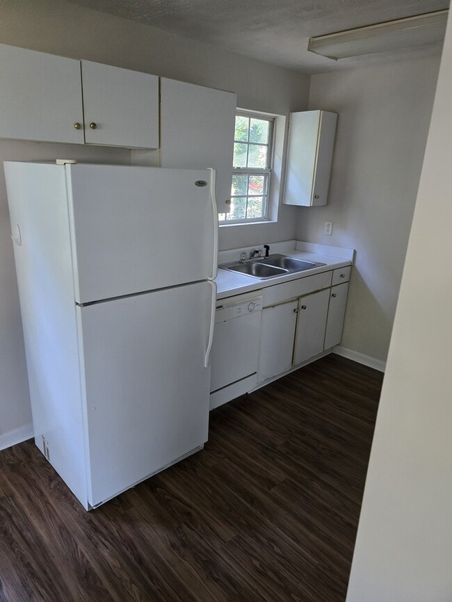 Building Photo - Cute 2BR/ 2Bath