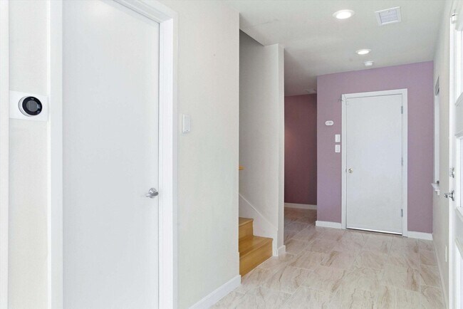 Building Photo - 3936 Silver Ave SE