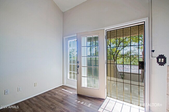 Building Photo - 30 E Brown Rd