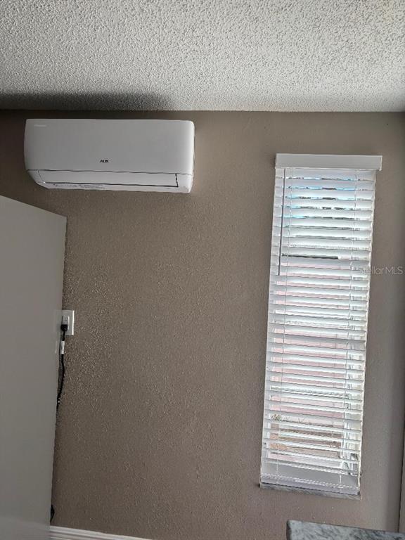 Building Photo - 15827 Adobe Dr