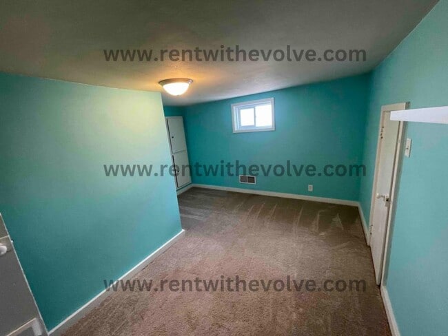 Building Photo - 4603 S Bloomingport Rd