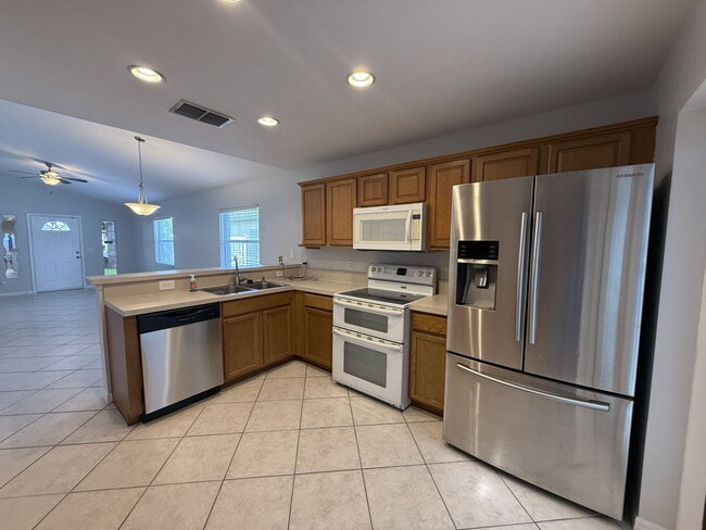 Building Photo - 1084 Amanda Kay Cir