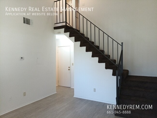 Building Photo - 1647 Gardenia Ct