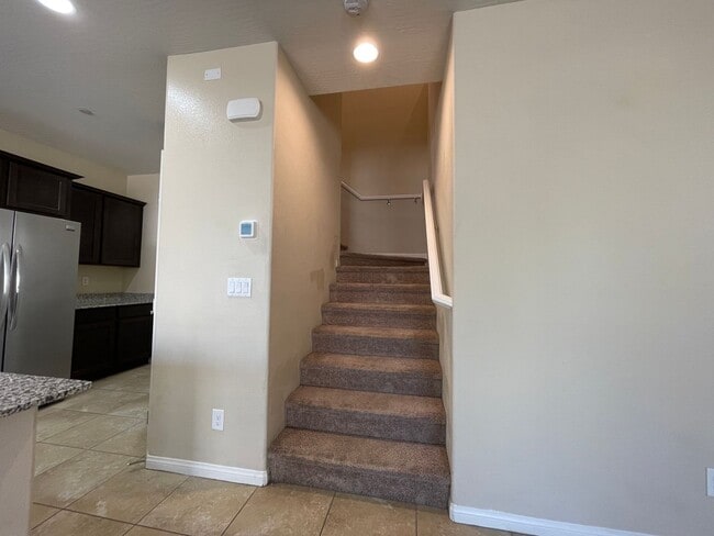 Building Photo - 4 BED 2.5 BATH 2 CAR GARAGE SINGLE FAMILY ...