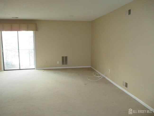 Building Photo - 1406 Woodbridge Commons Way