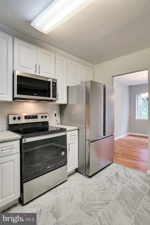 Building Photo - 2210 Springwood Dr