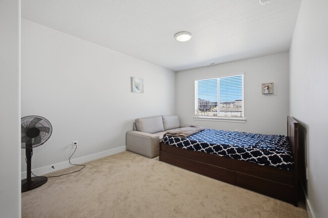 Building Photo - 4633 Sentry Dr