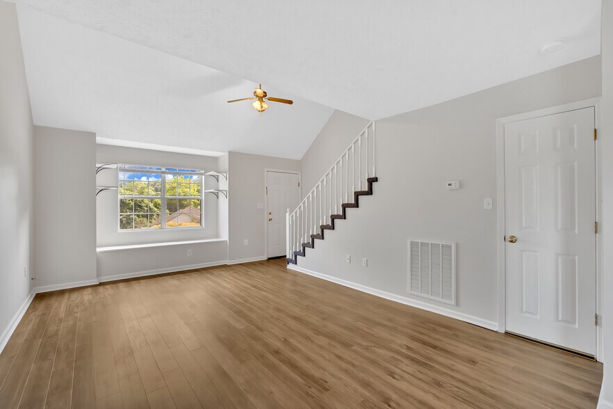 Building Photo - 711 Panther Creek Ct