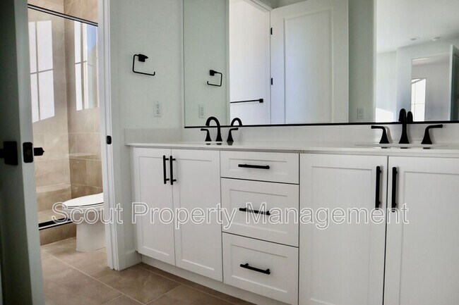 Building Photo - 26898 Rubicon Rd