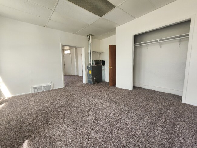 Building Photo - Greenwood Duplex