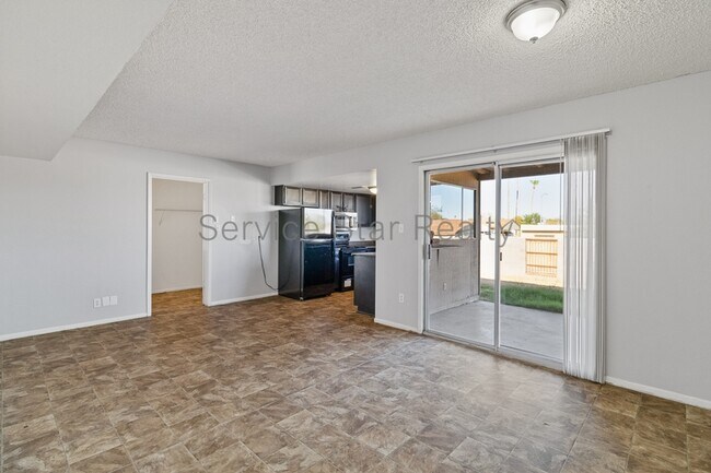 Building Photo - 13027 N 28th St