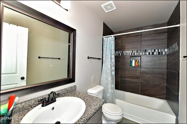 Building Photo - 224 Glenlivet Way