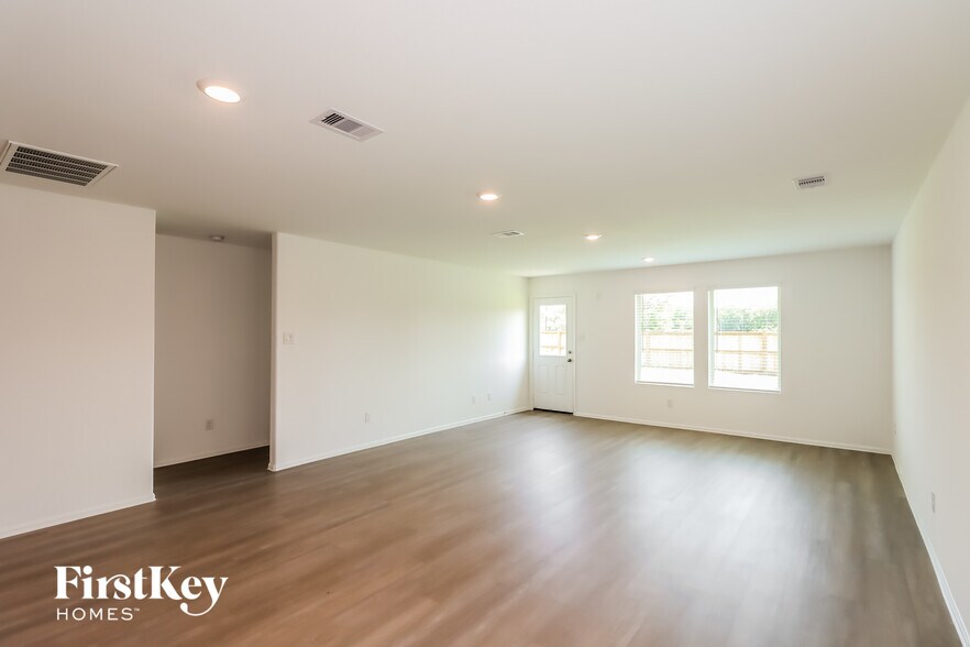 Building Photo - 3450 Hughes Mdw Wy